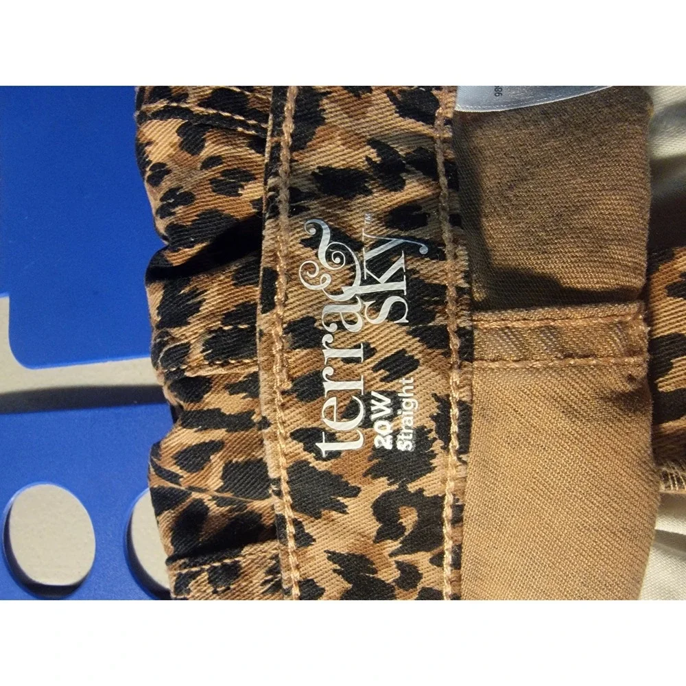 Terra & Sky Core Straight High‎ Rise Leg Demin Leopard Size 20W